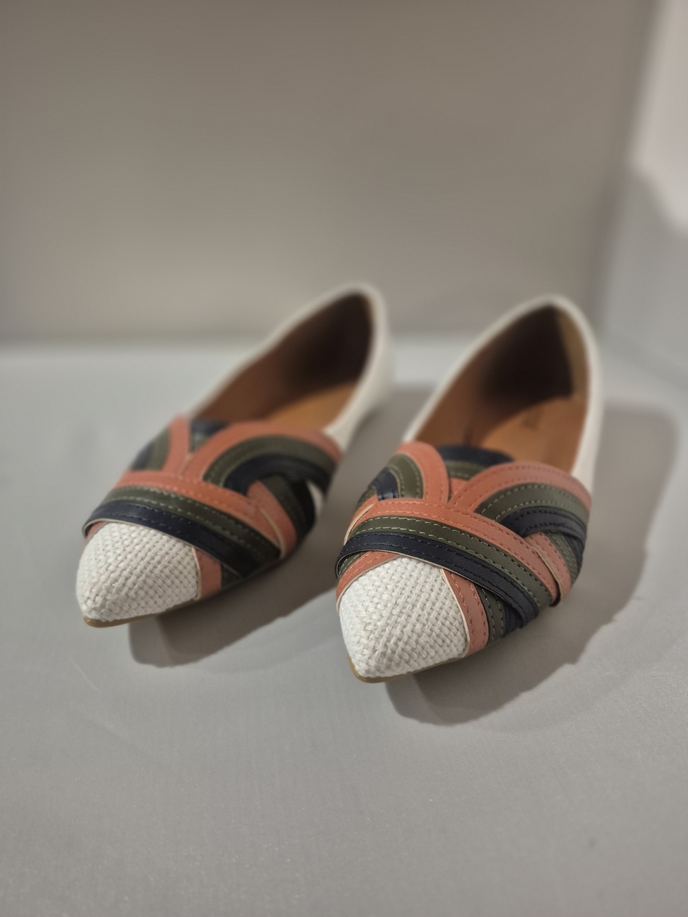Pointed Toe Women’s Flats Classy Casual Or Business Size 10W